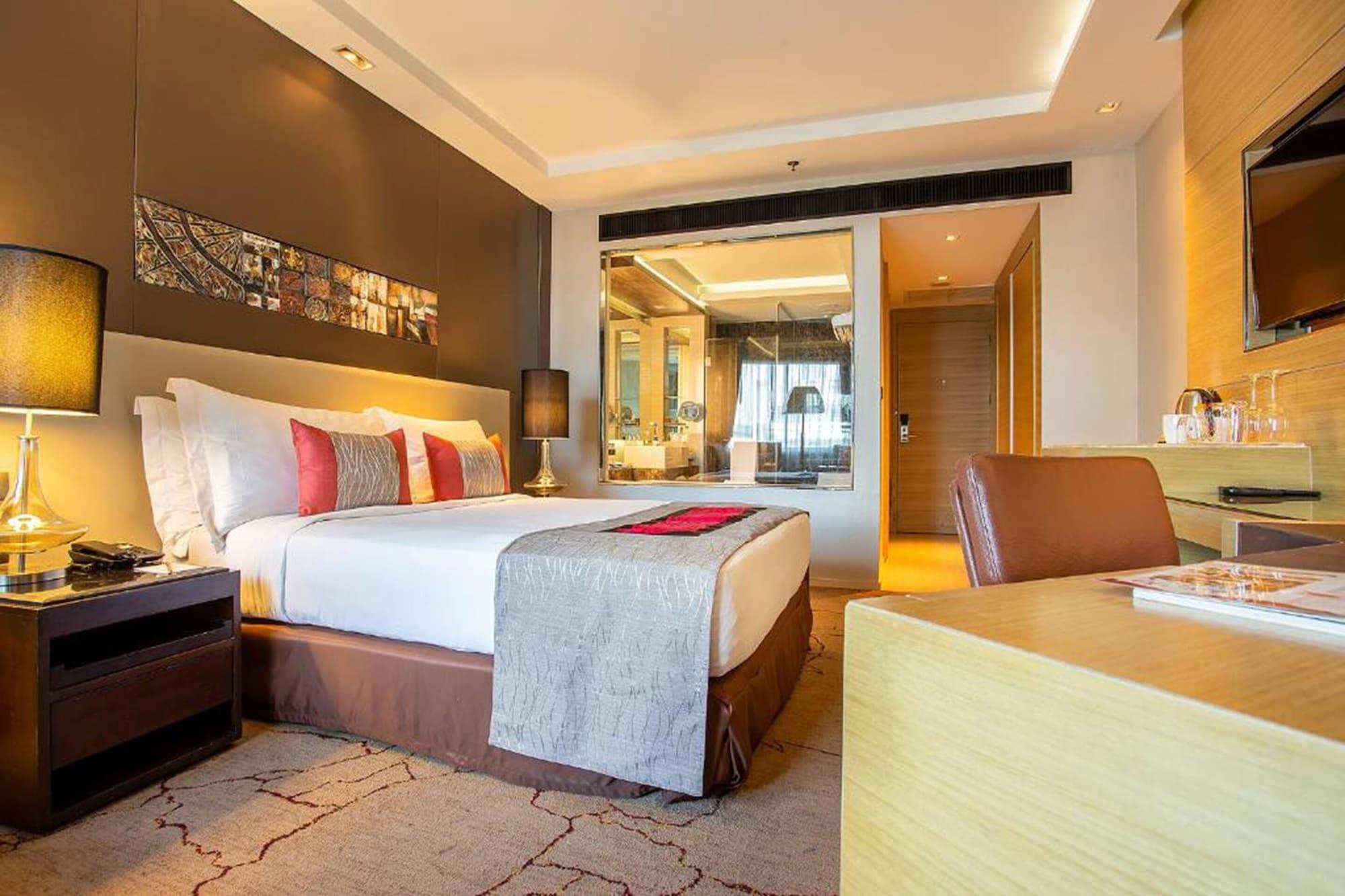 Graceland Bangkok By Grace Hotel - Sha Extra Plus Exterior photo