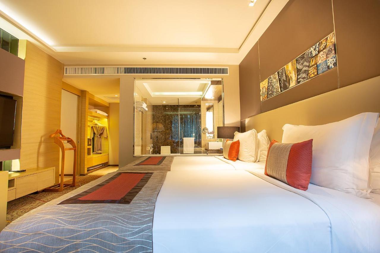 Graceland Bangkok By Grace Hotel - Sha Extra Plus Exterior photo